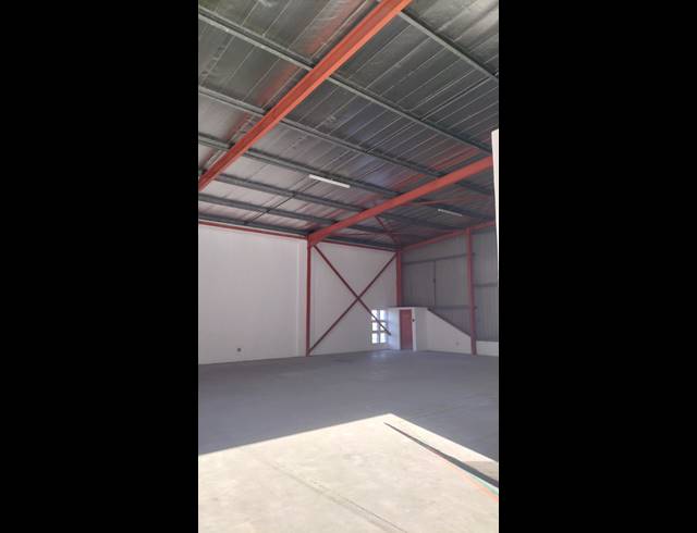 342M² WAREHOUSE TO LET IN SPRINGFIELD